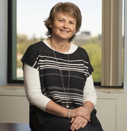 eConsult-Photo3-Dr.-Erin-Keely